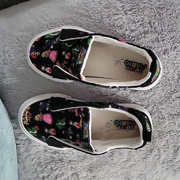 Ground Up Official Nintendo Super Mario Shoes - Picture 7 of 15